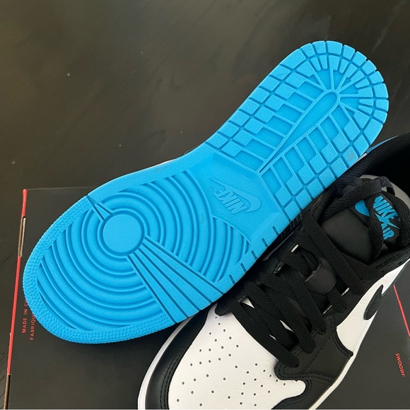 dark blue jordans low